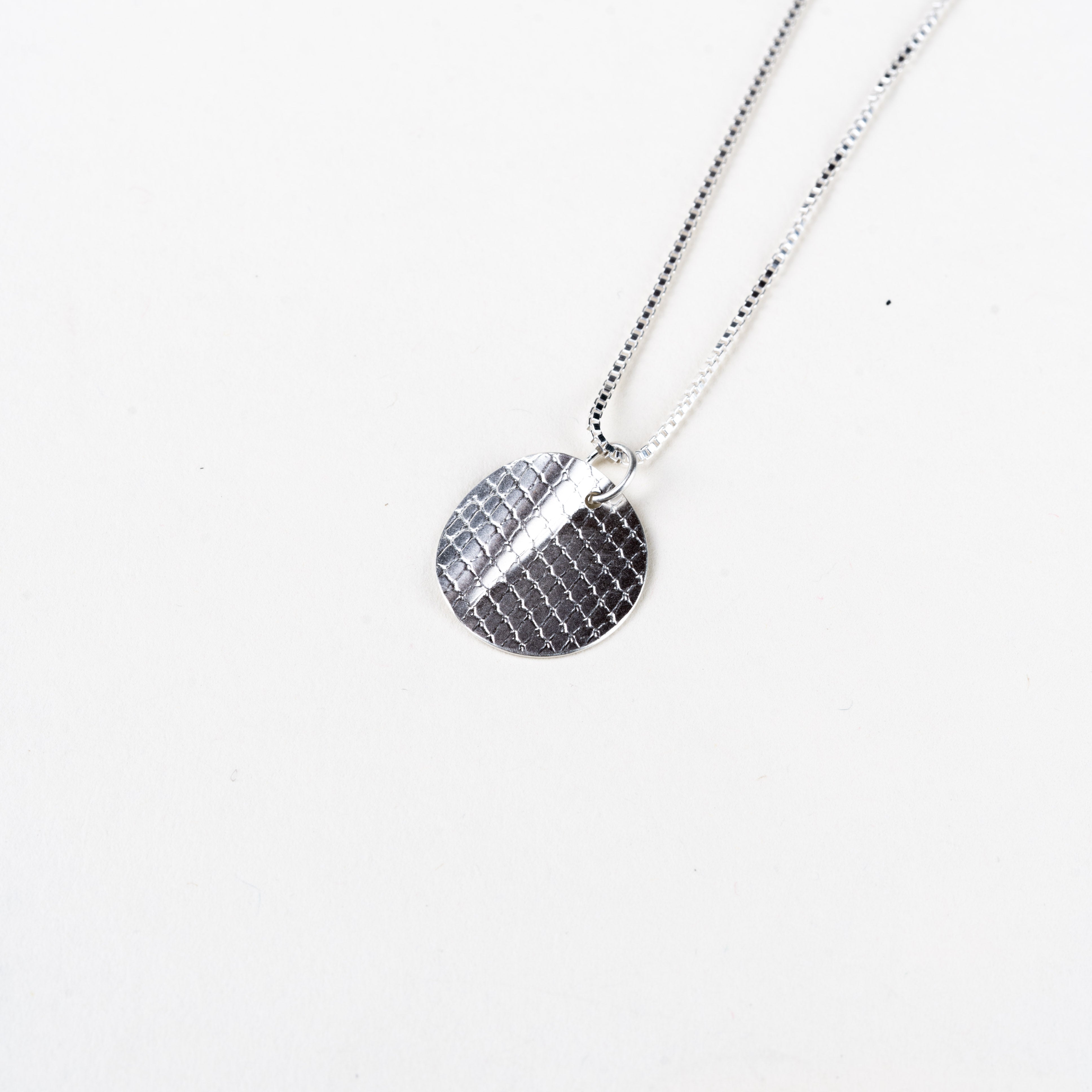 Orbit Wave Textured Necklace